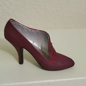 Just the Right Shoe- Pastichi